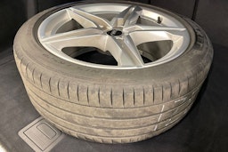 musta Audi A4 2023 kuva 13.