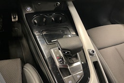 musta Audi A4 2023 kuva 18.