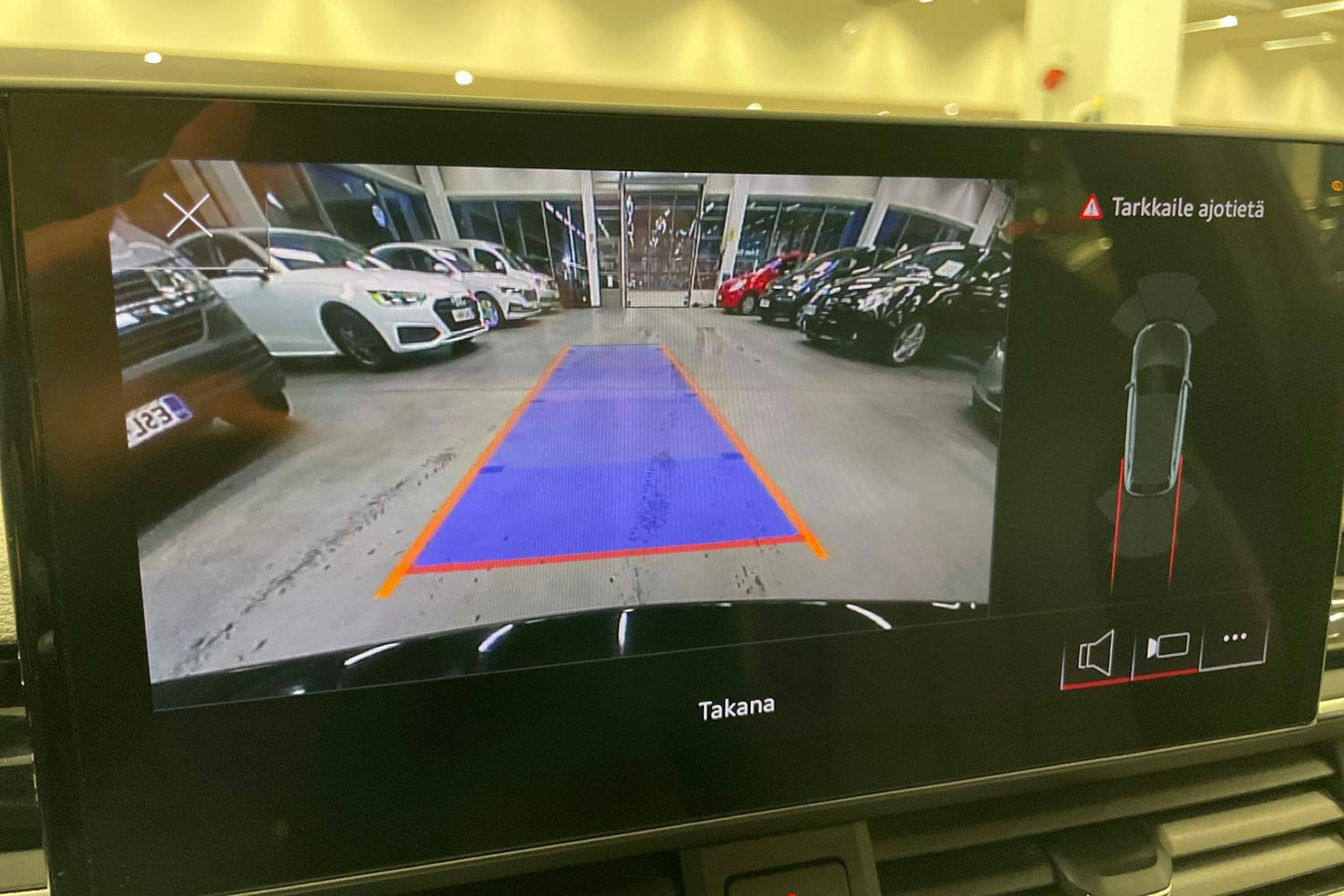 musta Audi A4 2023 kuva 21.