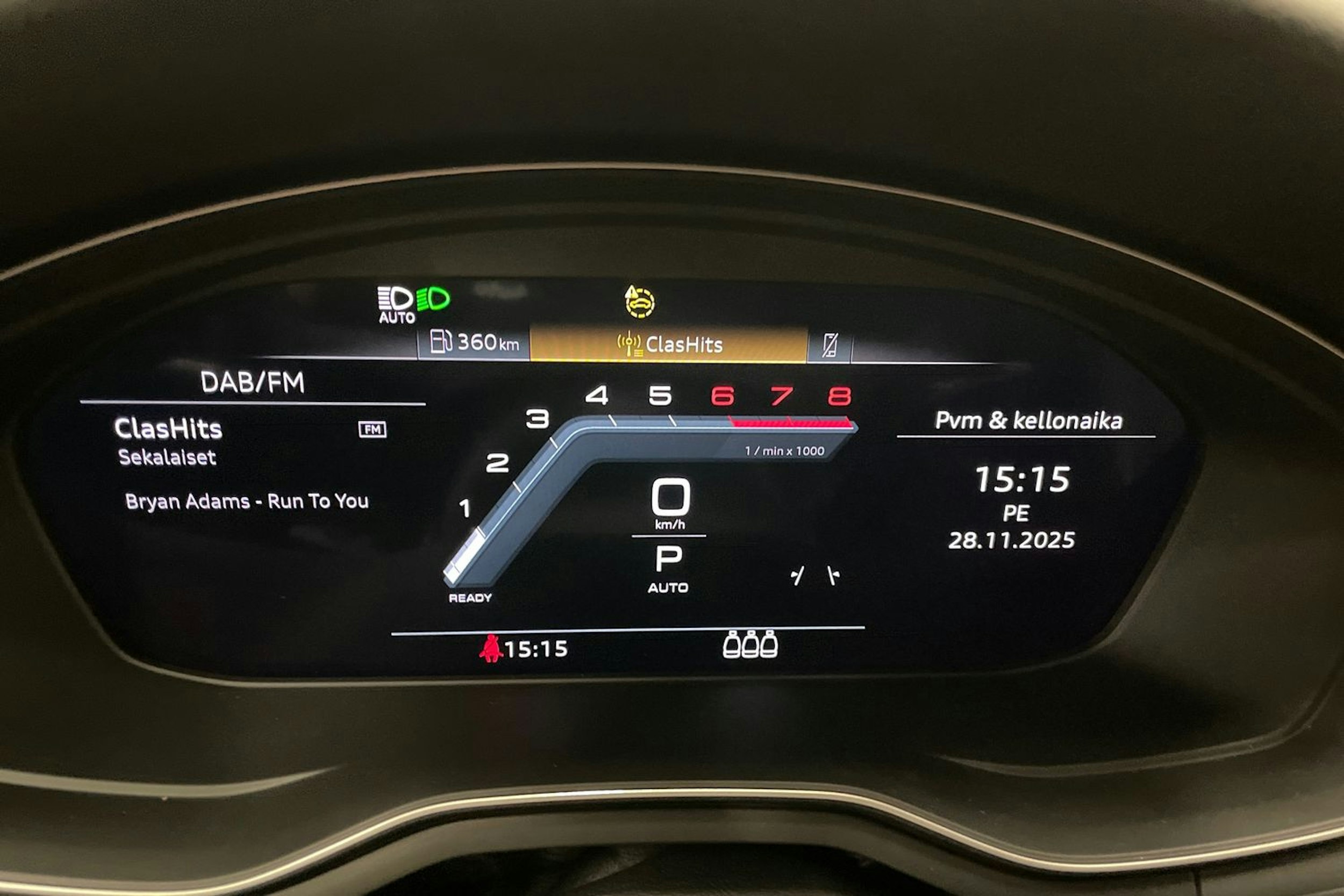 musta Audi A4 2023 kuva 22.