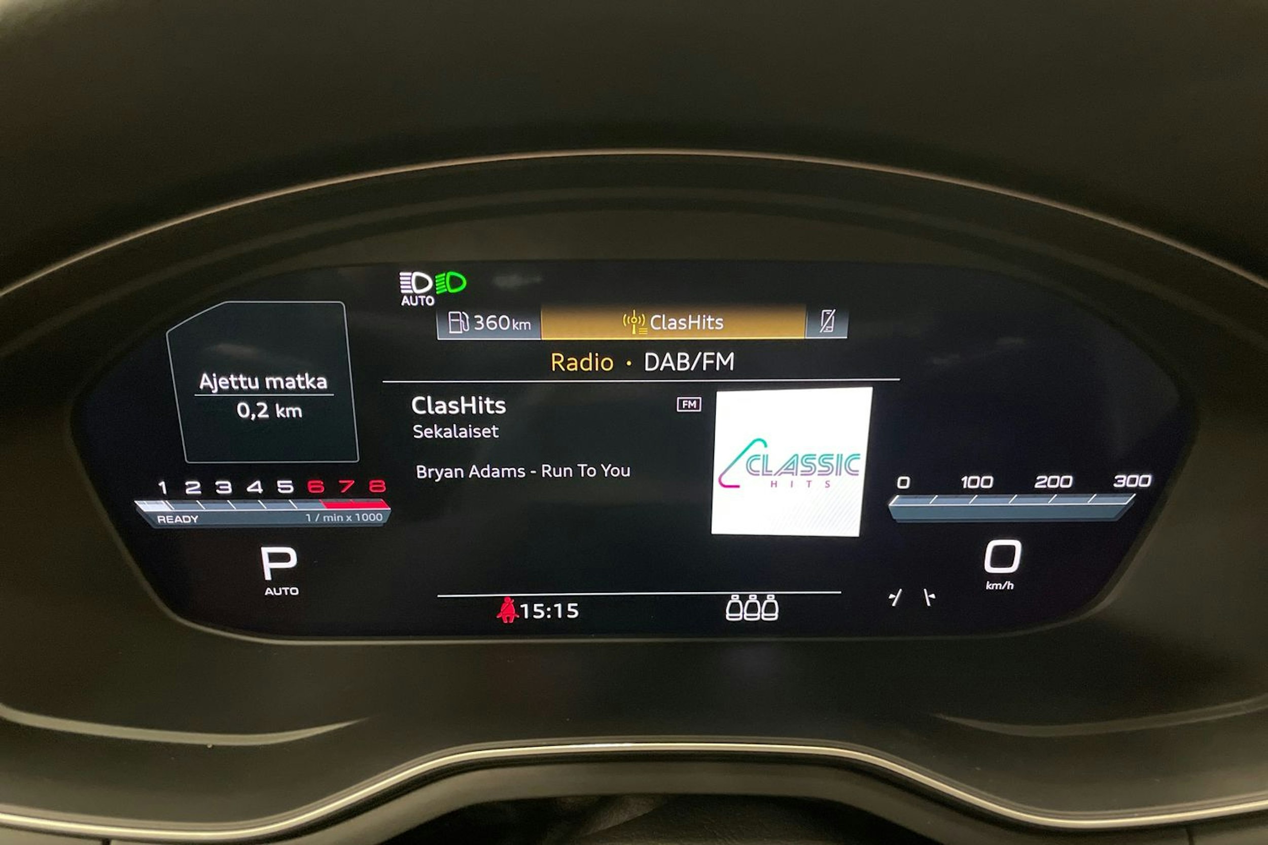 musta Audi A4 2023 kuva 23.