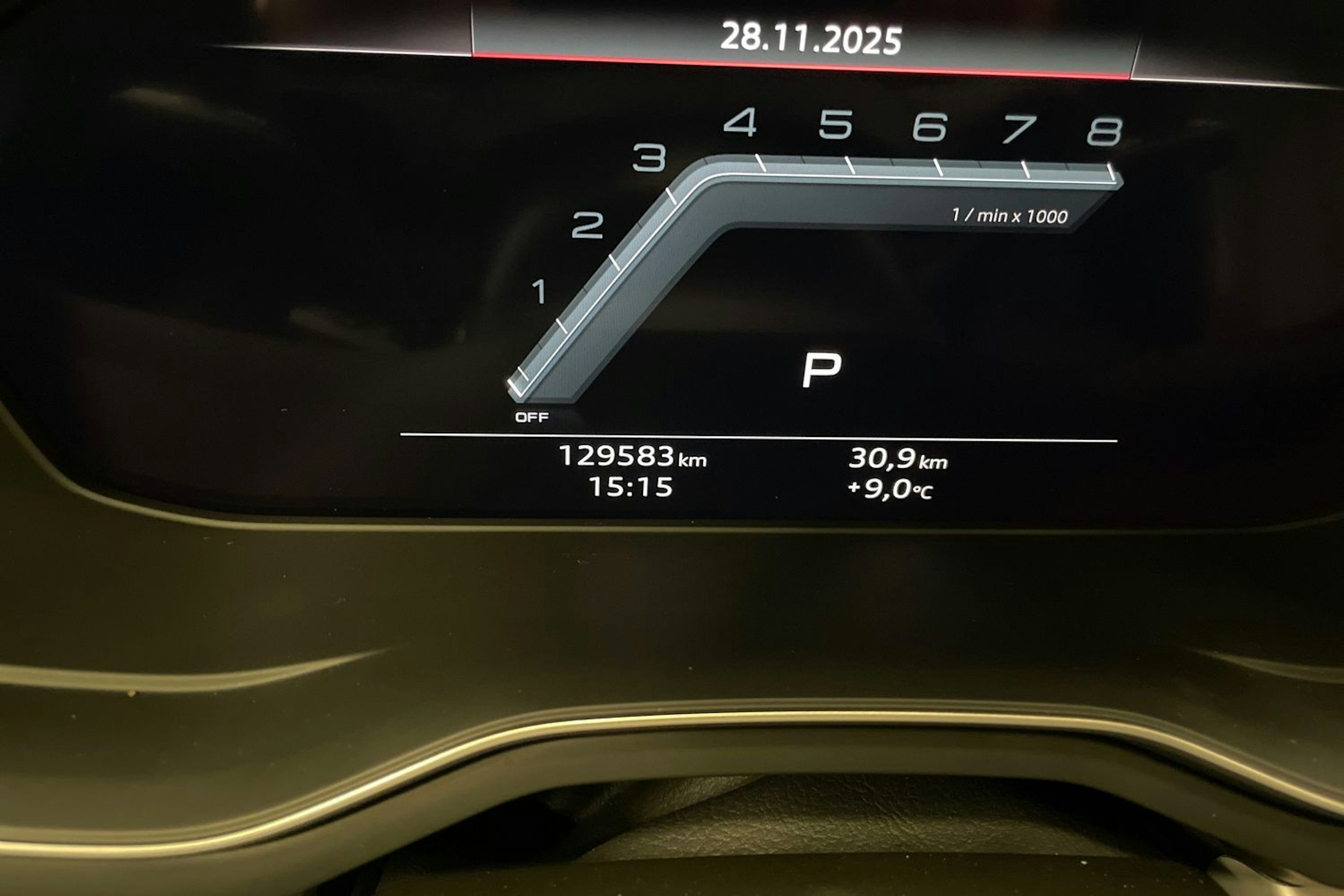 musta Audi A4 2023 kuva 24.