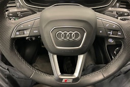 musta Audi A4 2023 kuva 25.