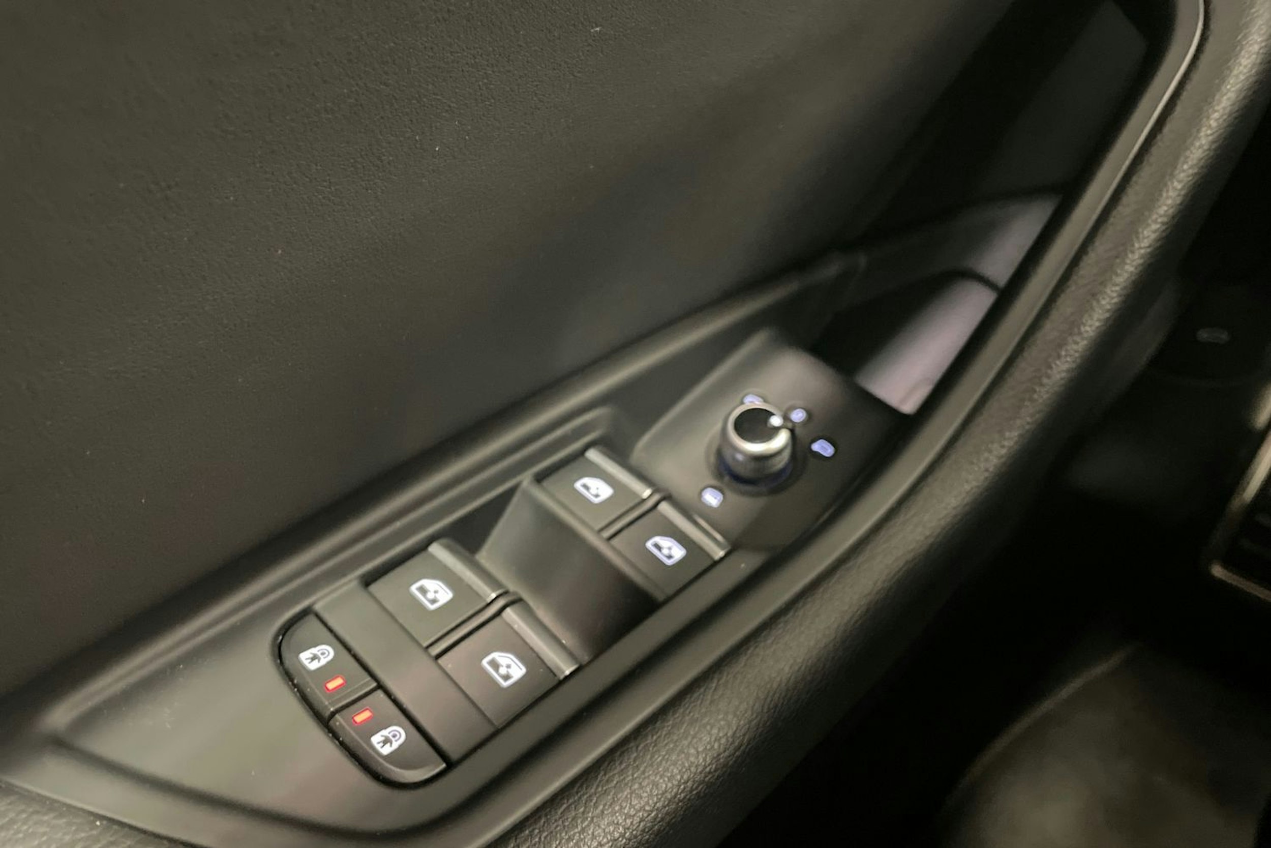 musta Audi A4 2023 kuva 27.