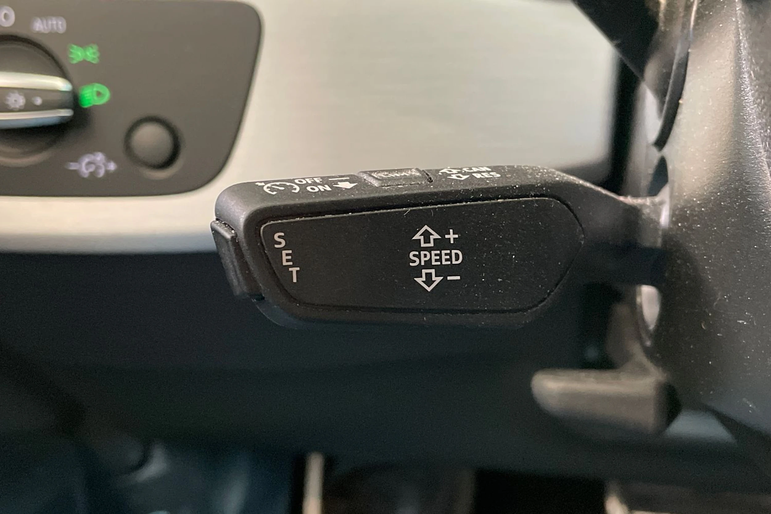 Valkoinen Audi A4 2023 kuva 19.