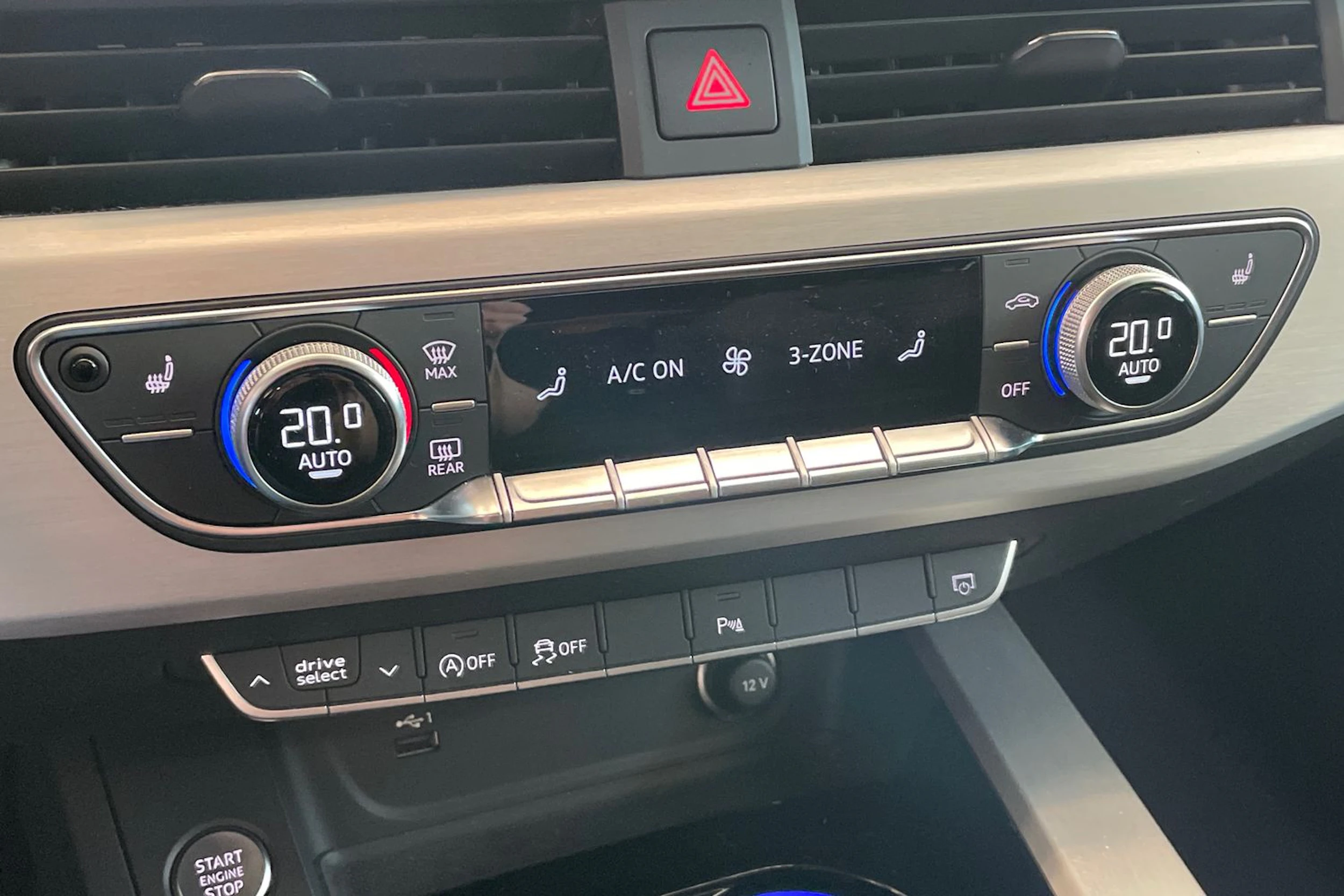 Valkoinen Audi A4 2023 kuva 23.