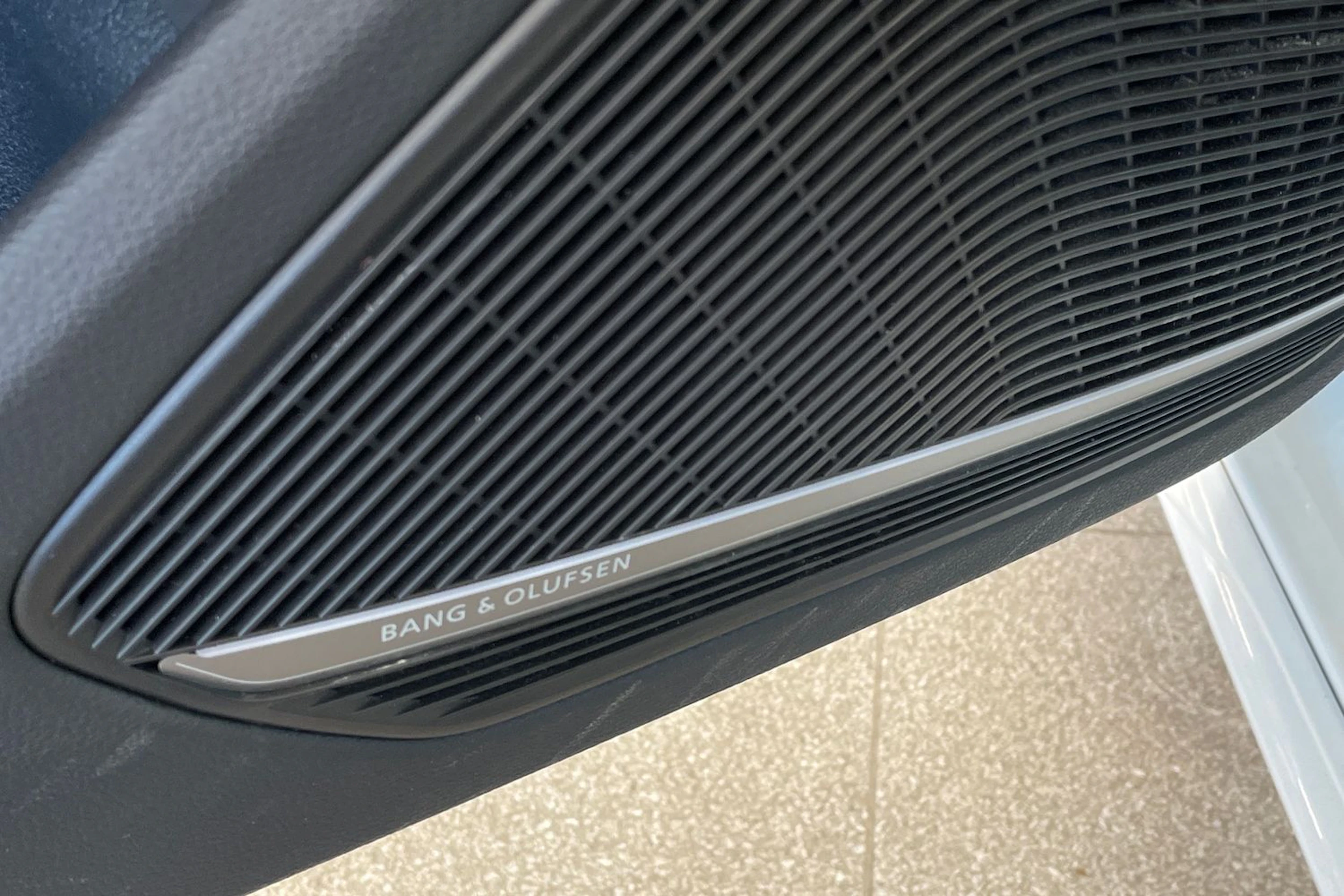 Valkoinen Audi A4 2023 kuva 25.