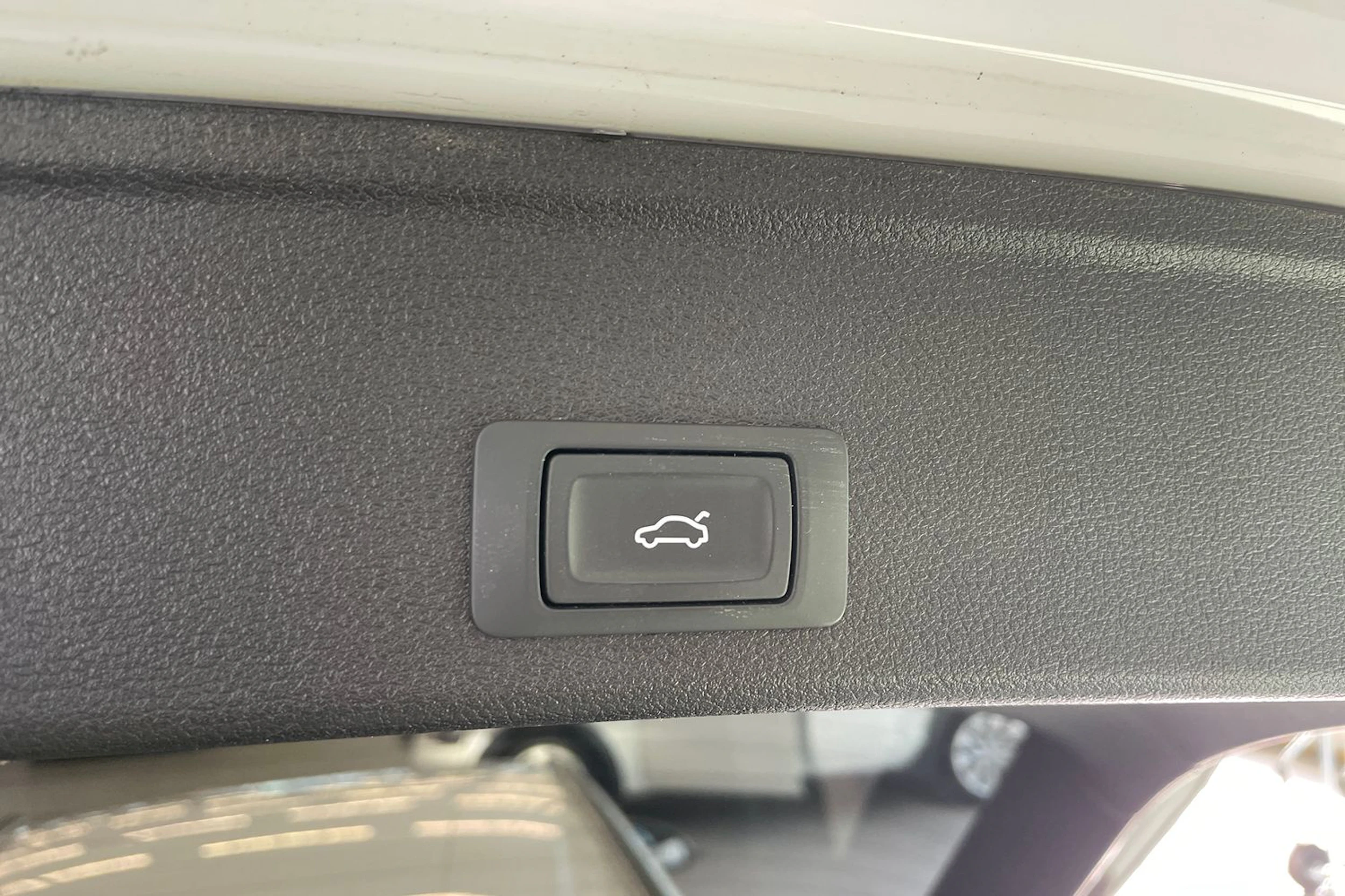 Valkoinen Audi A4 2023 kuva 28.