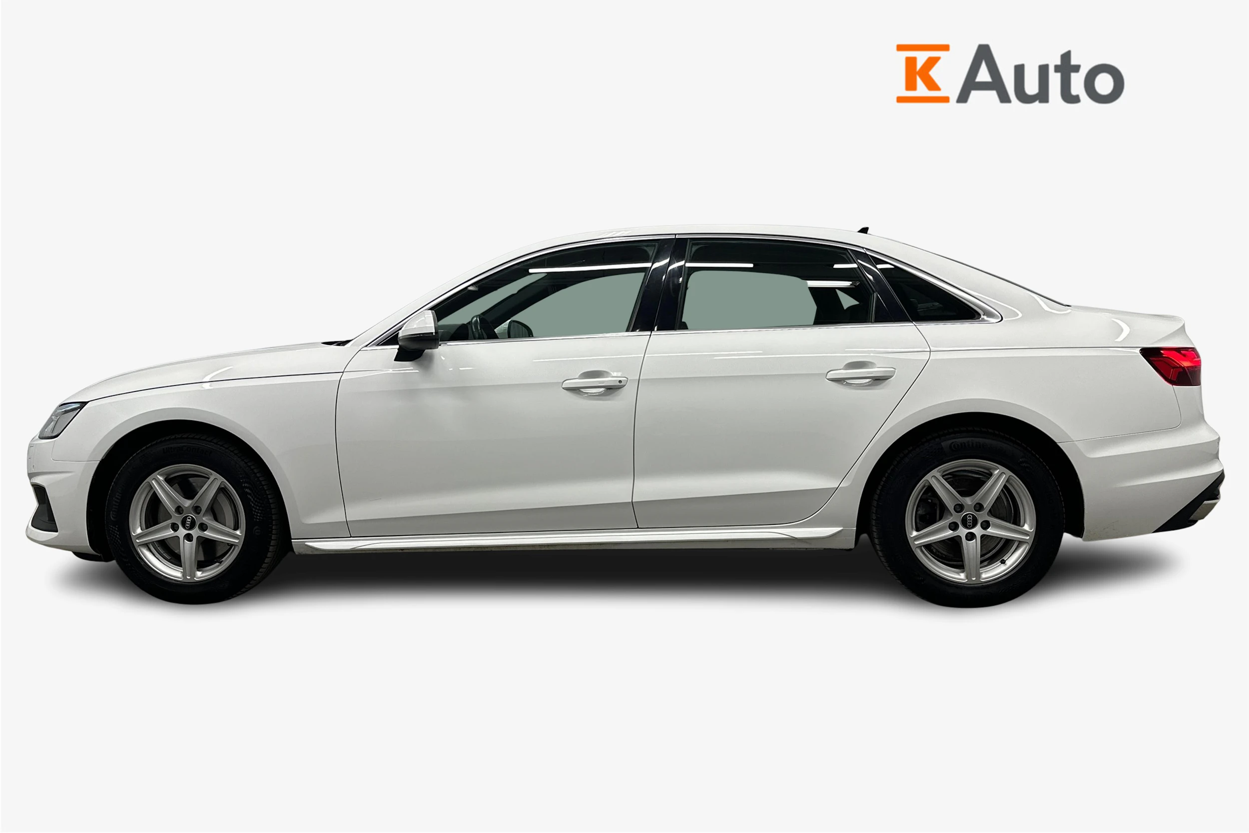 valkoinen Audi A4 2023 kuva 5.