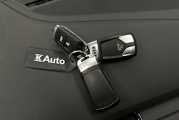 valkoinen Audi A4 2023 kuva 35.