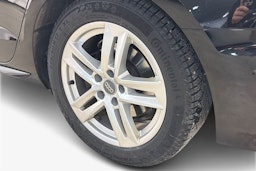 Musta Audi A4 2023 kuva 9.