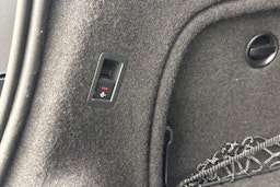 Musta Audi A4 2023 kuva 11.