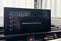 Musta Audi A4 2023 kuva 22.