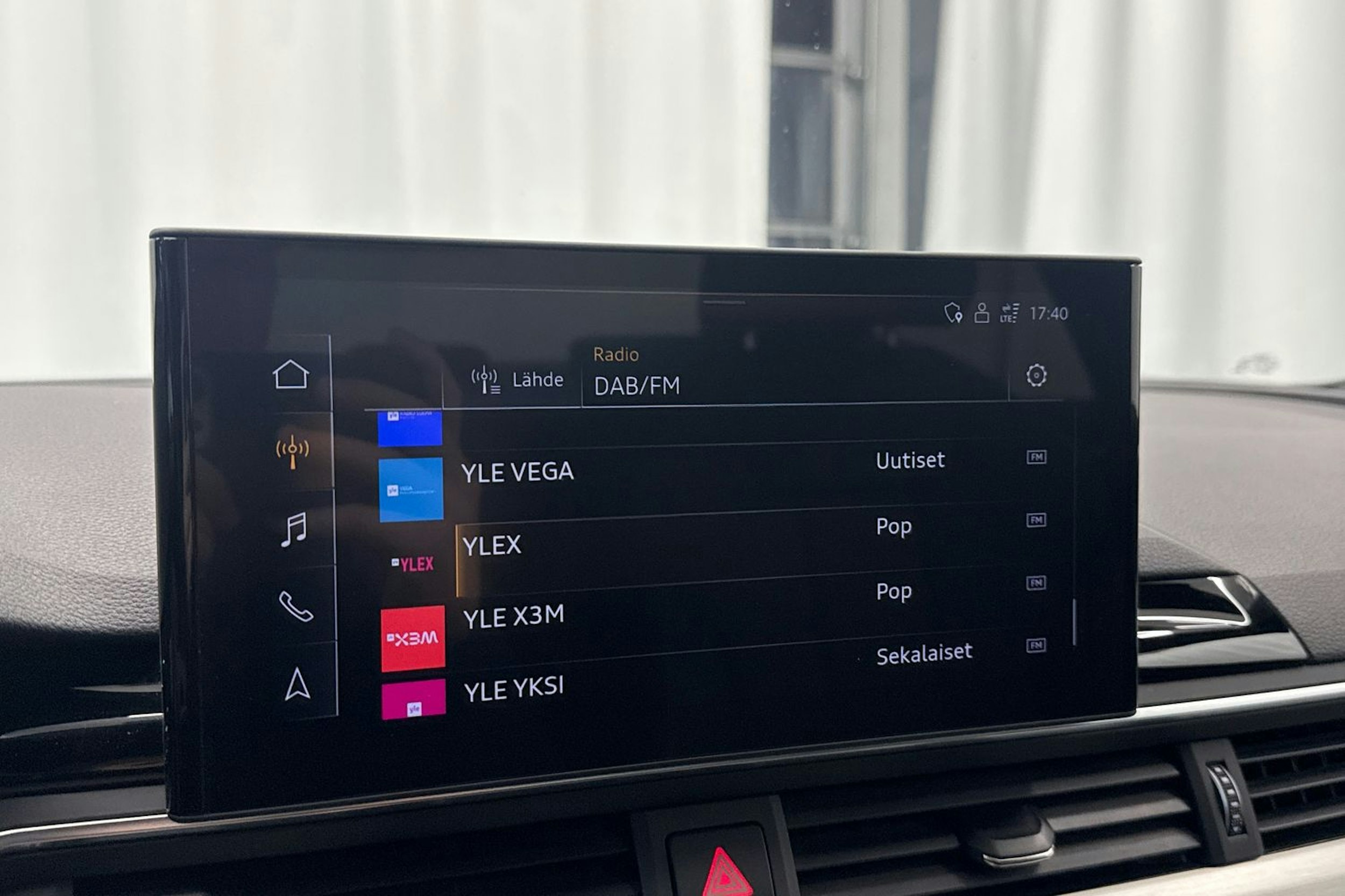 Musta Audi A4 2023 kuva 23.