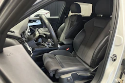 valkoinen Audi A4 2023 kuva 13.
