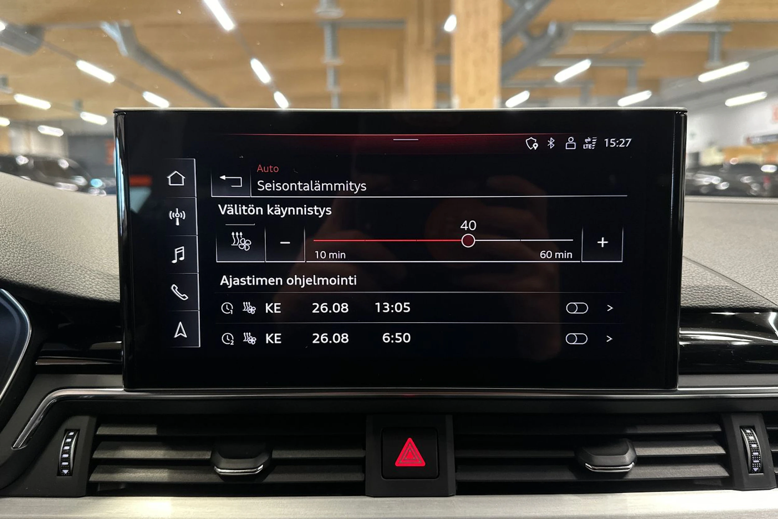 valkoinen Audi A4 2023 kuva 15.