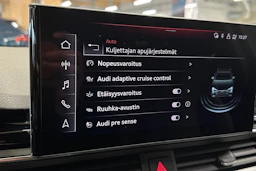 valkoinen Audi A4 2023 kuva 16.