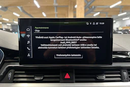 valkoinen Audi A4 2023 kuva 18.