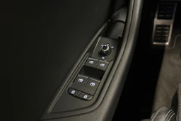 valkoinen Audi A4 2023 kuva 25.