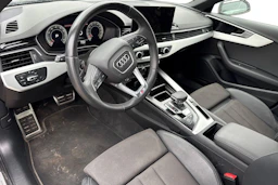 musta Audi A4 2023 kuva 3.