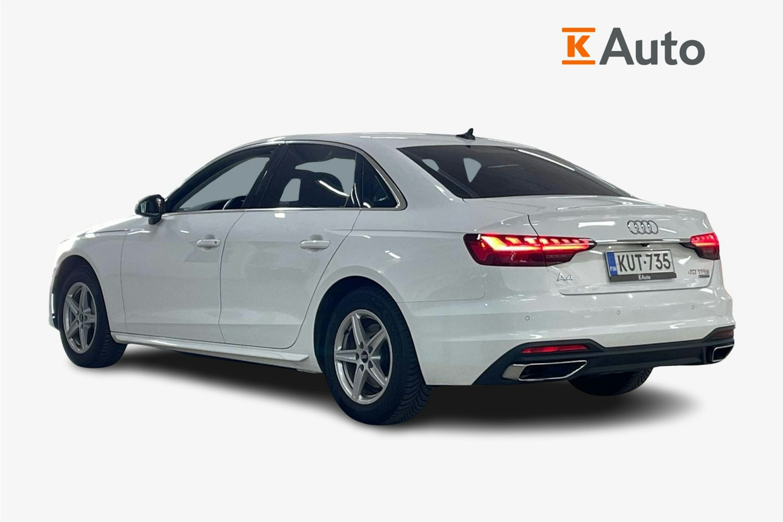 Valkoinen Audi A4 2023 kuva 2.