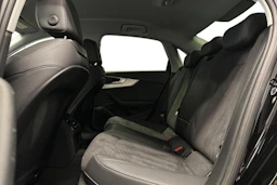 musta Audi A4 2023 kuva 8.
