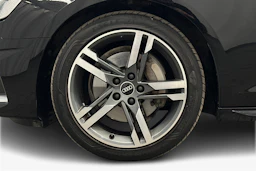 musta Audi A4 2023 kuva 9.