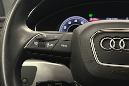 musta Audi A4 2023 kuva 15.