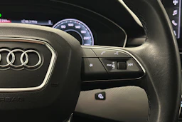 musta Audi A4 2023 kuva 16.