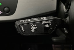 Harmaa Audi A4 2023 kuva 11.