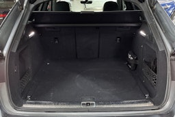 Harmaa Audi A4 2023 kuva 14.