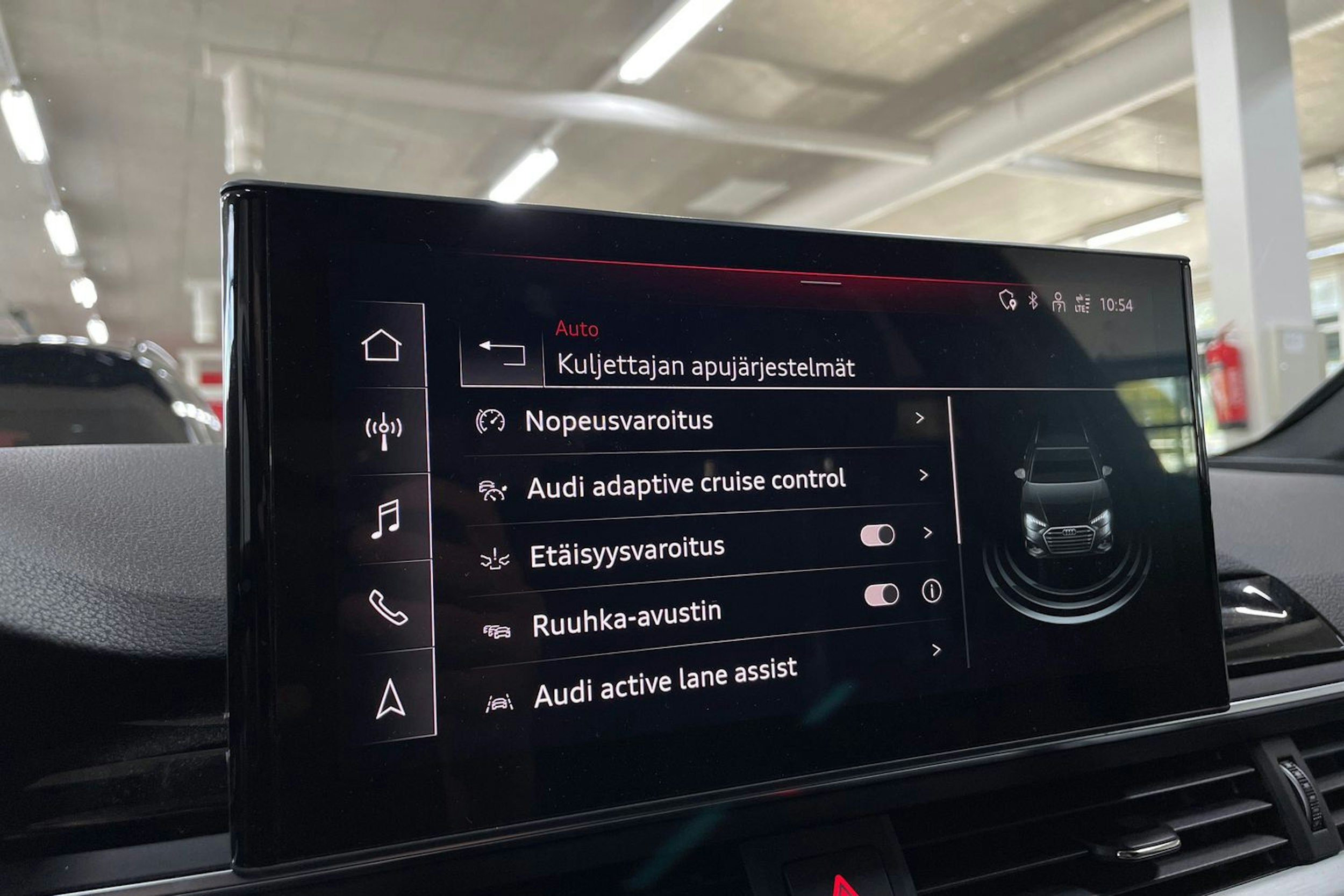 Harmaa Audi A4 2023 kuva 17.