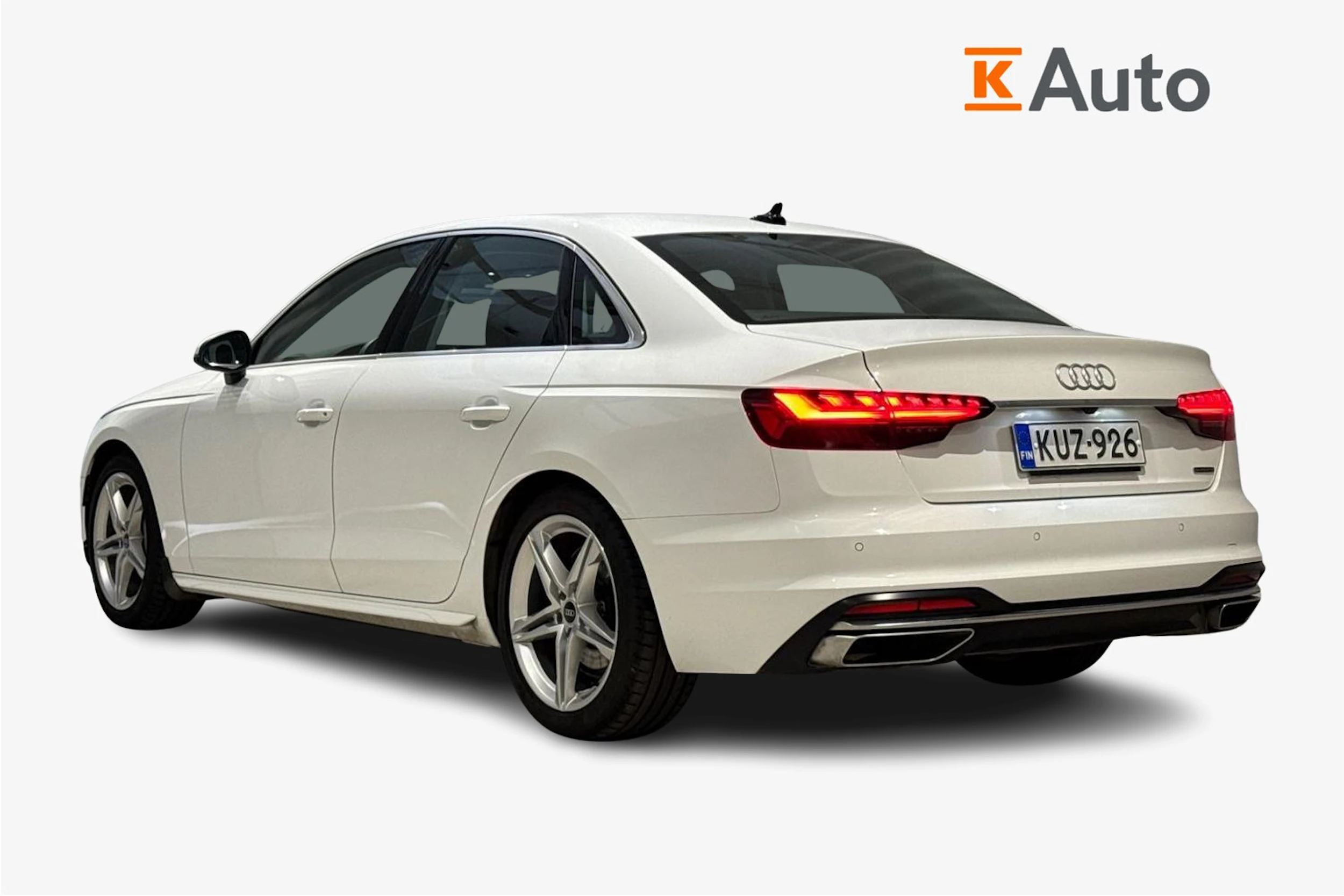 valkoinen Audi A4 2023 kuva 3.