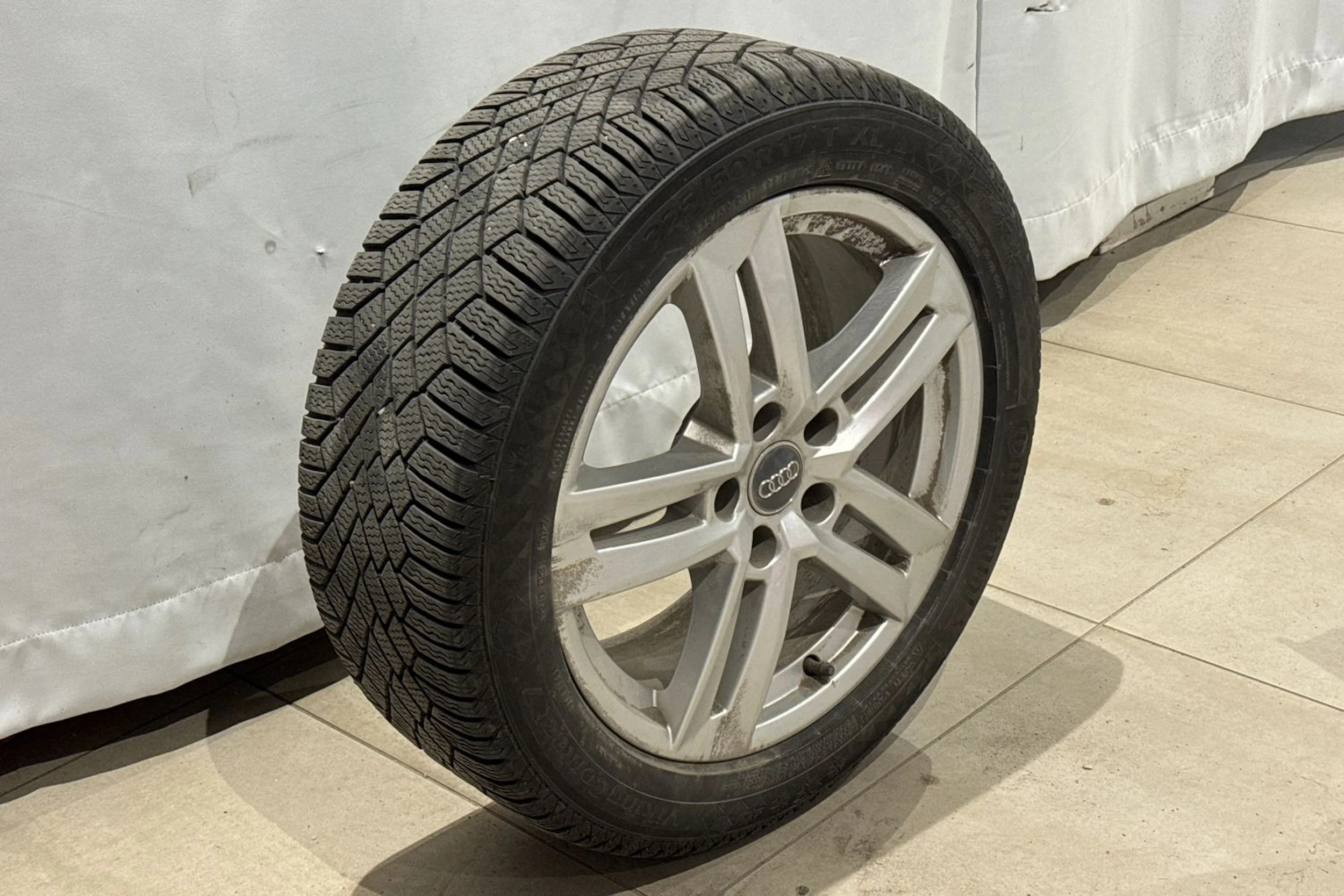 valkoinen Audi A4 2023 kuva 15.