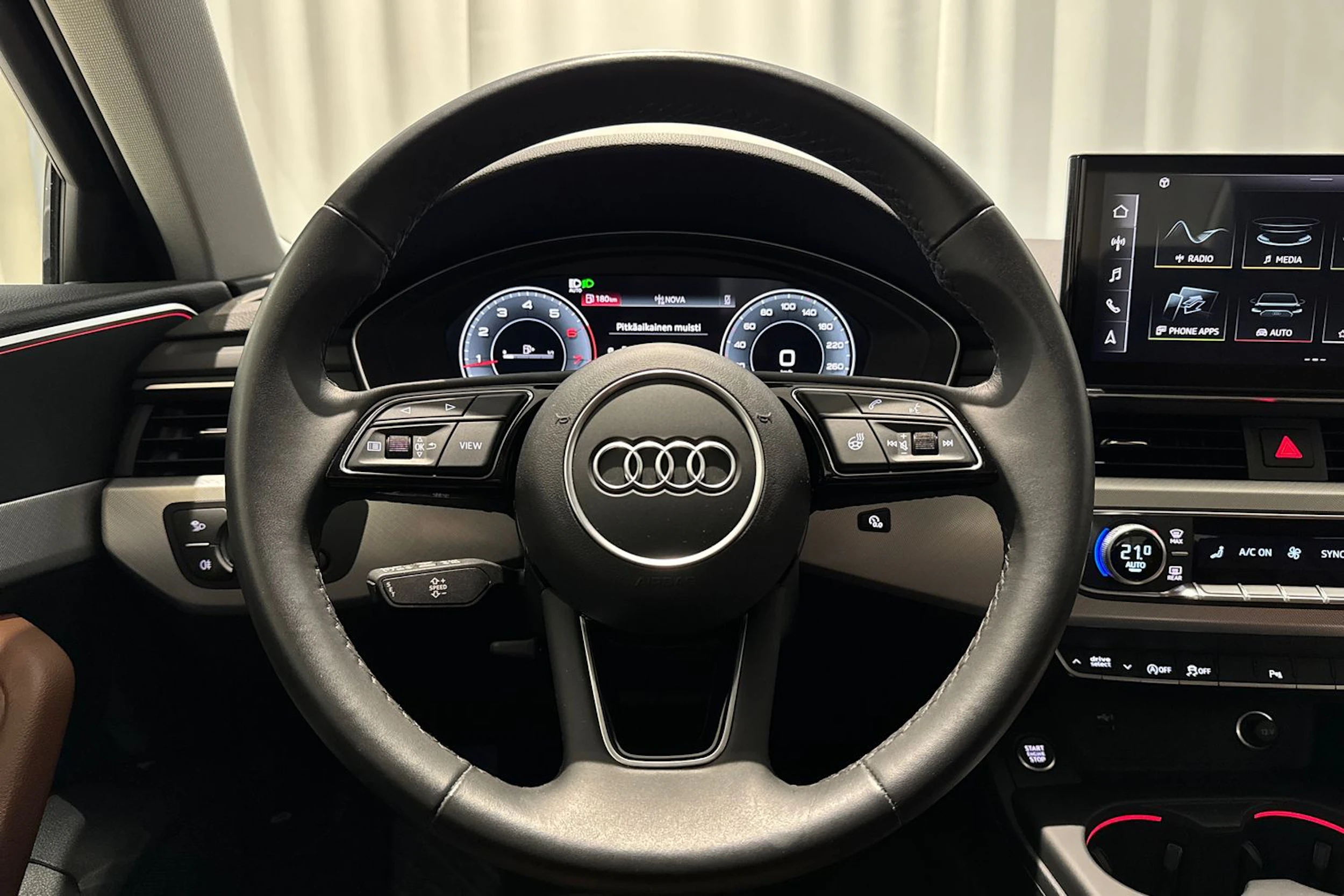 valkoinen Audi A4 2023 kuva 20.