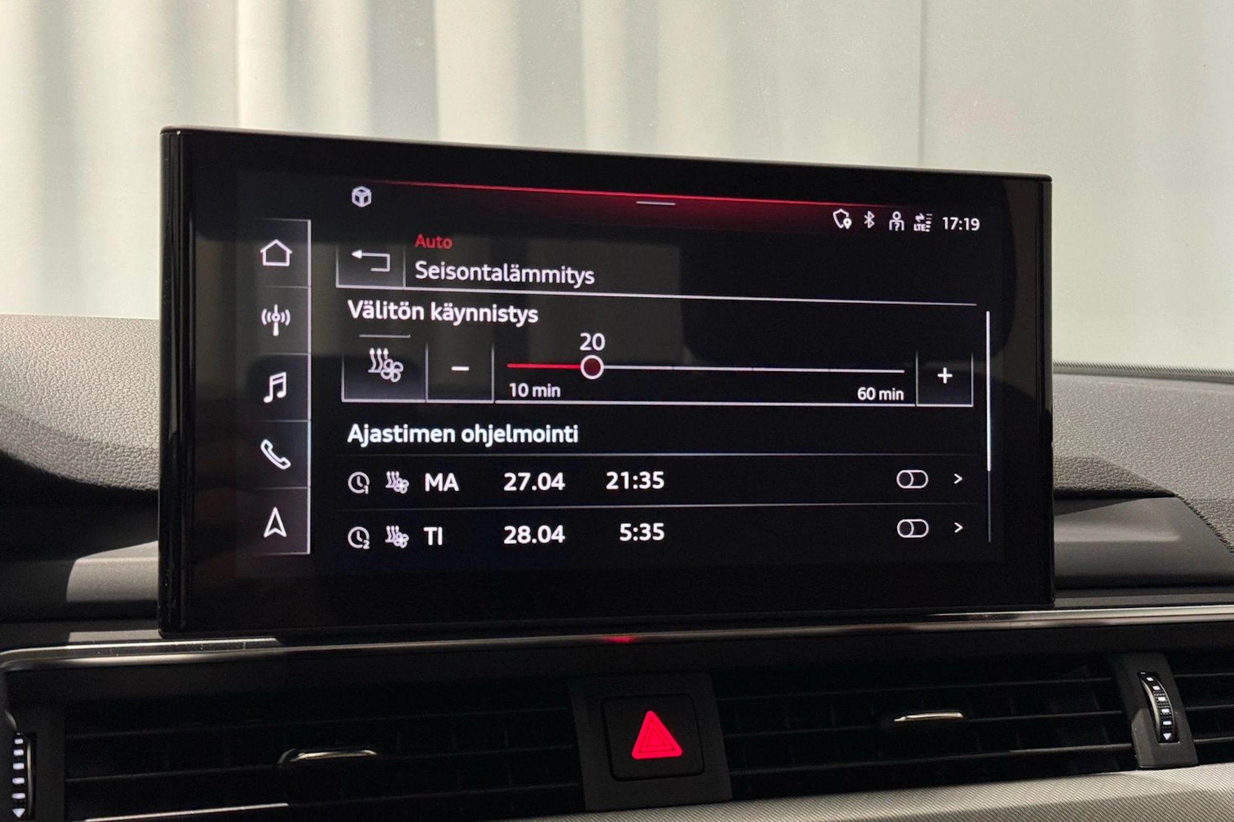 valkoinen Audi A4 2023 kuva 29.