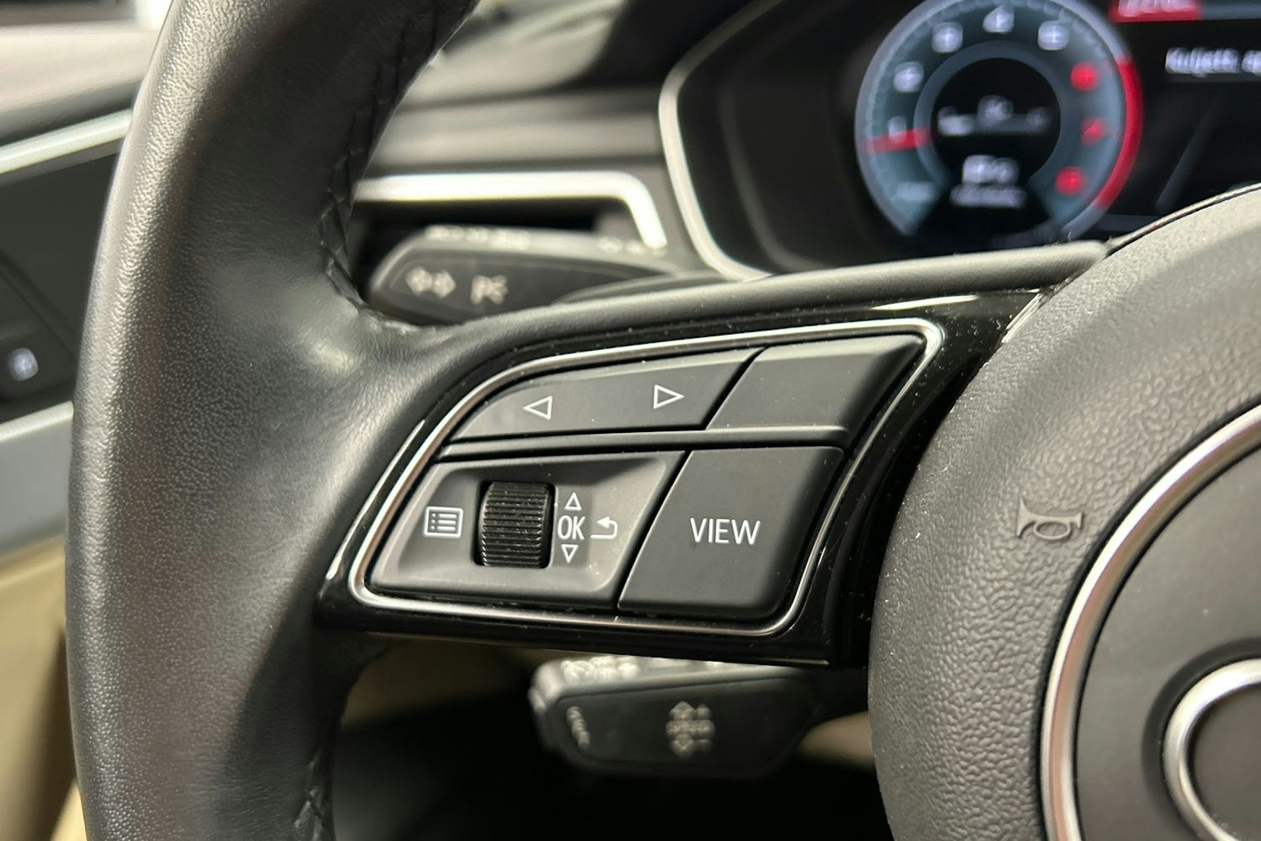 musta Audi A4 2023 kuva 19.