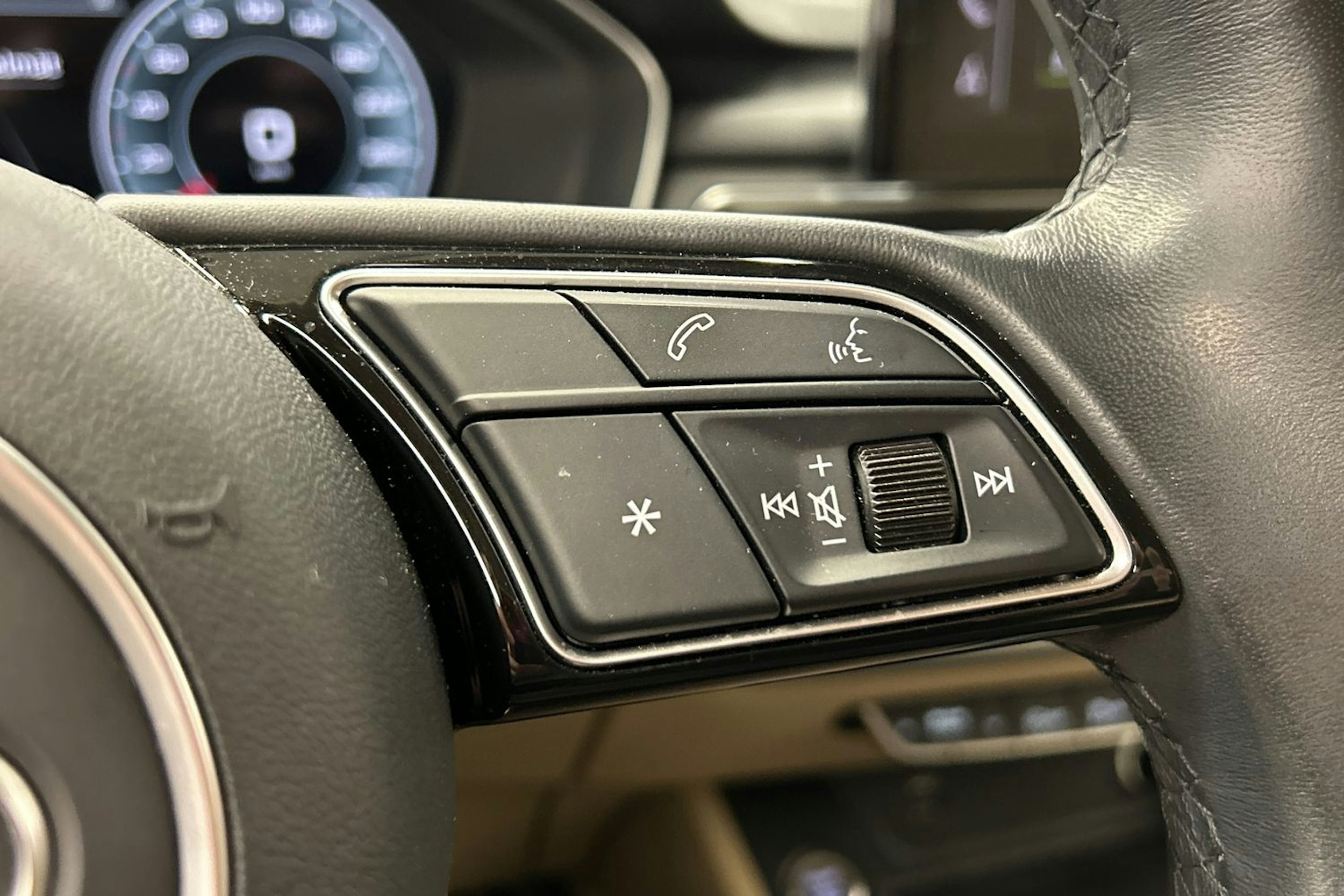 musta Audi A4 2023 kuva 20.