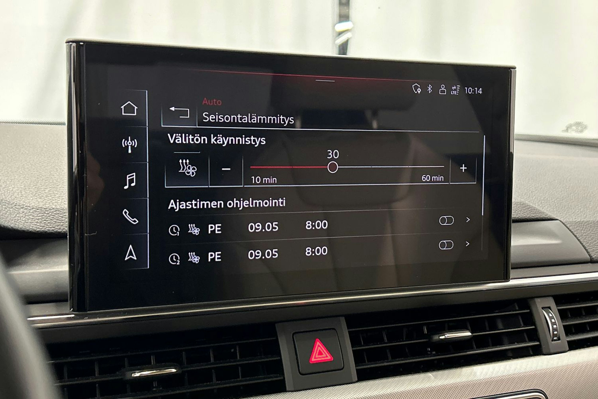 musta Audi A4 2023 kuva 27.
