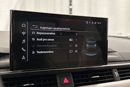 musta Audi A4 2023 kuva 28.