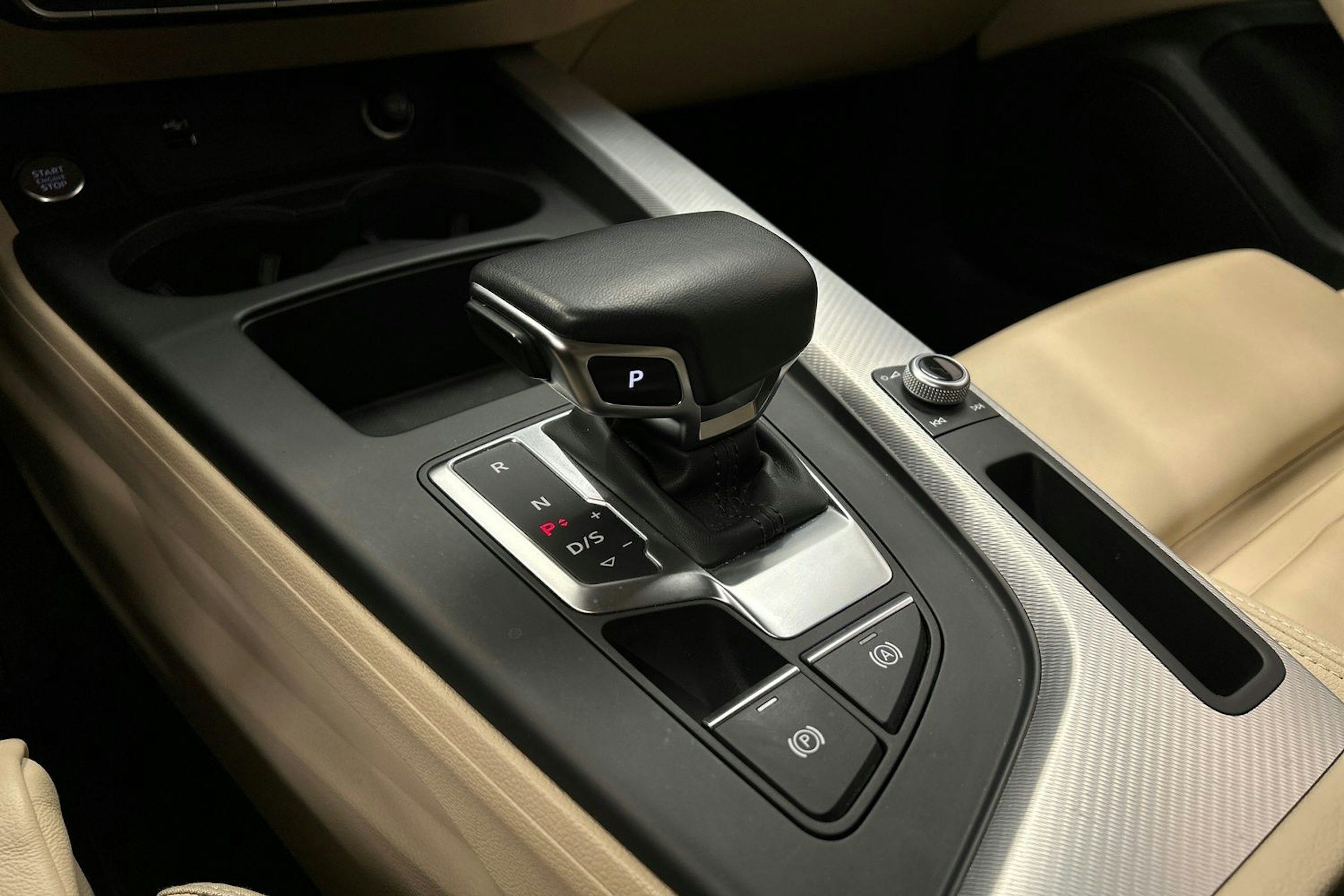 musta Audi A4 2023 kuva 30.