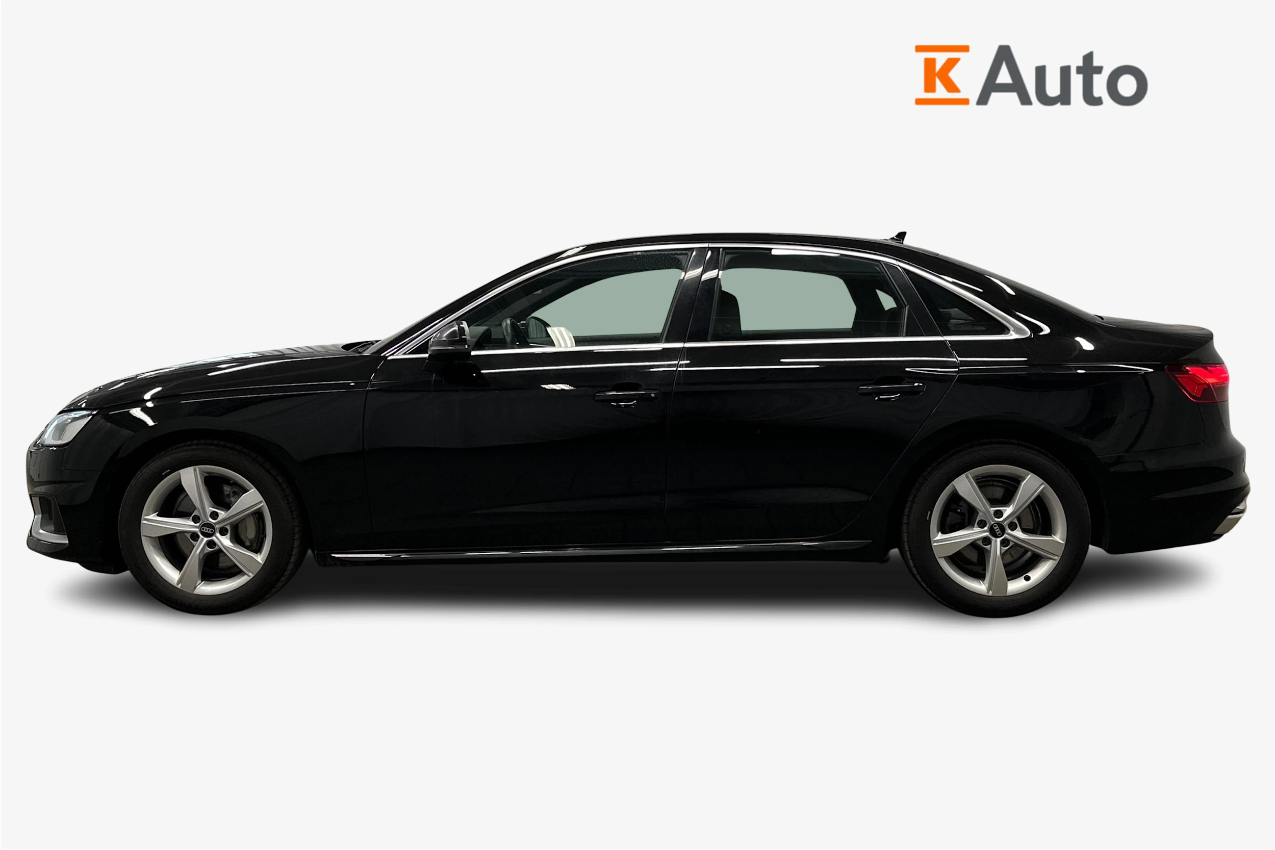 musta Audi A4 2023 kuva 5.