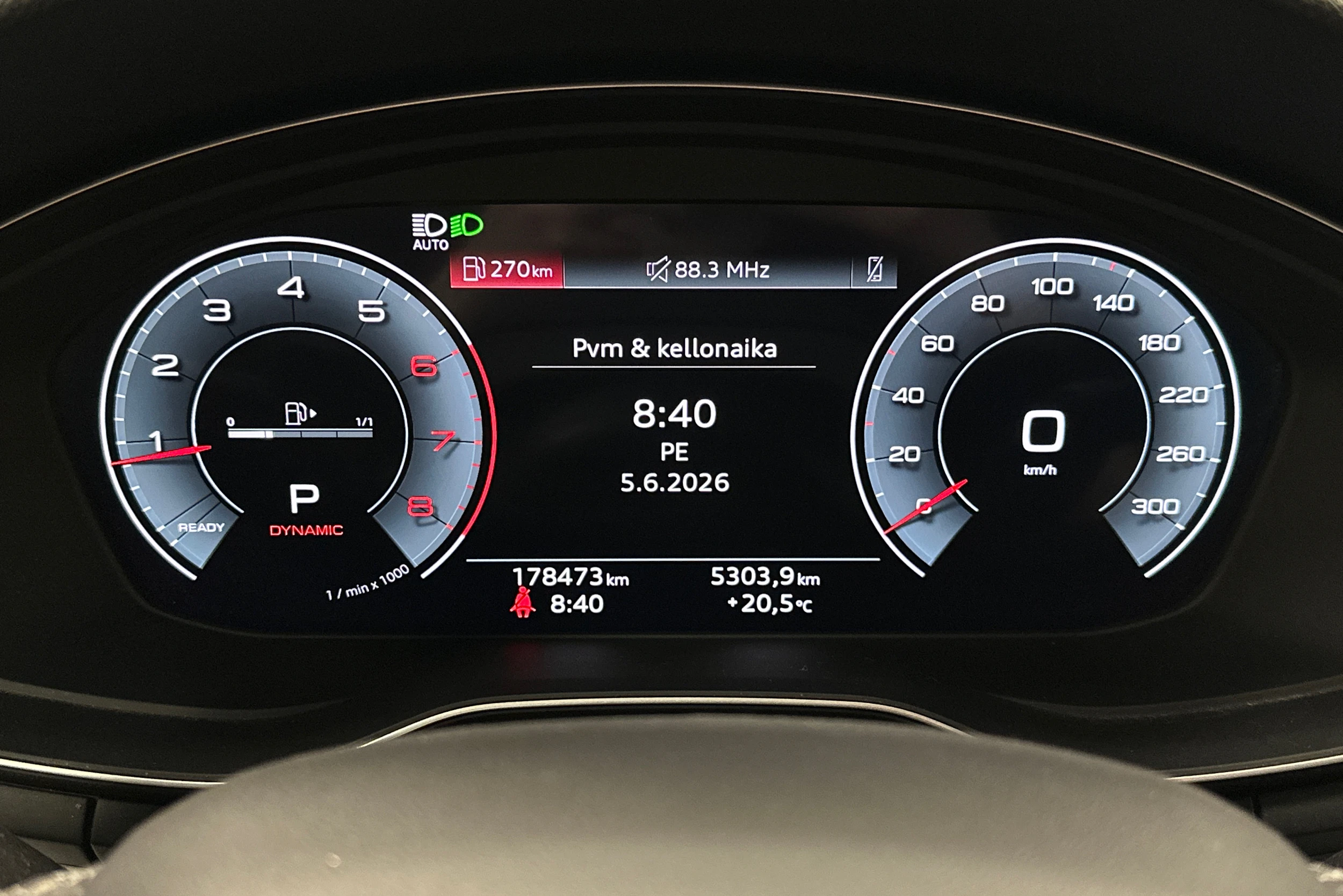 musta Audi A4 2023 kuva 19.