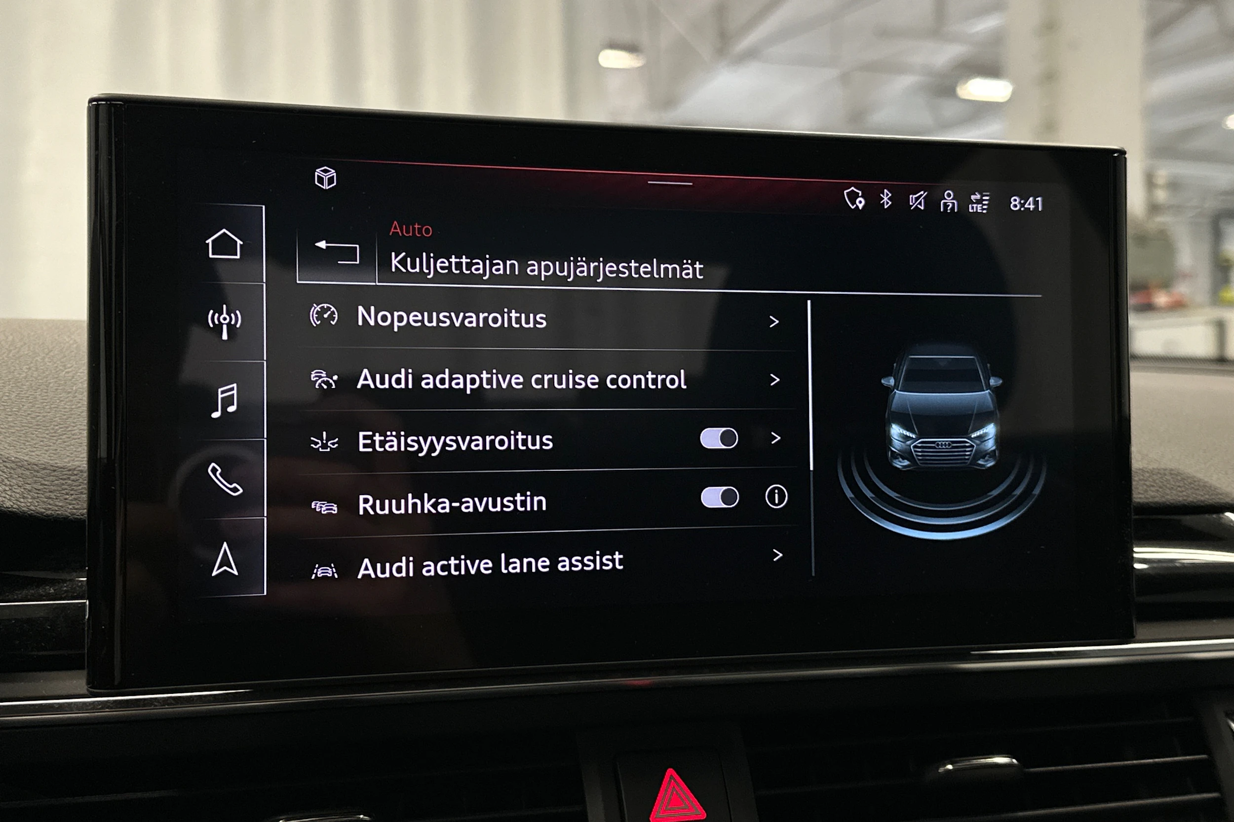 musta Audi A4 2023 kuva 22.
