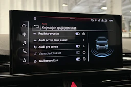 musta Audi A4 2023 kuva 23.