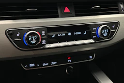 musta Audi A4 2023 kuva 25.