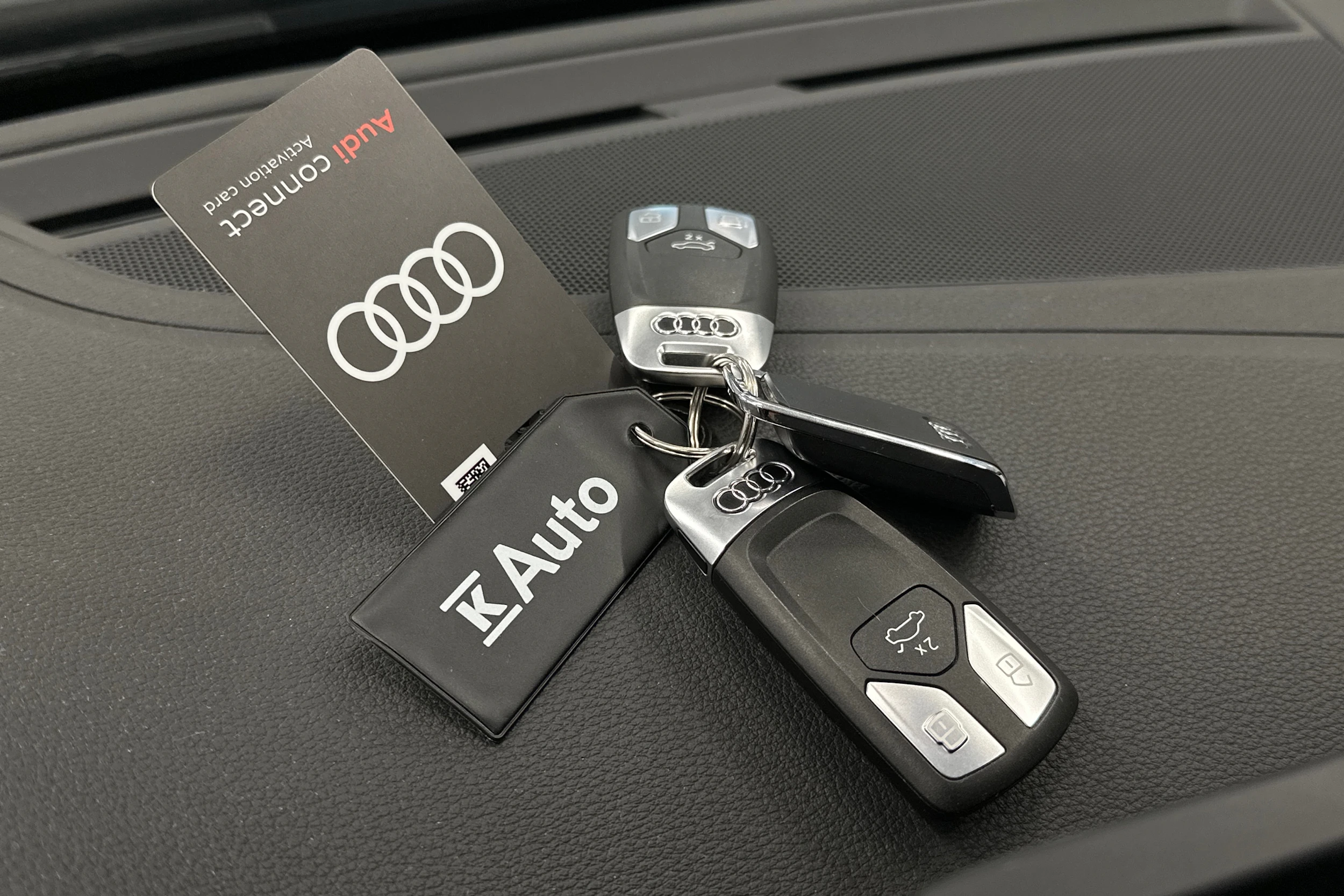 musta Audi A4 2023 kuva 27.