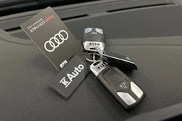 musta Audi A4 2023 kuva 27.