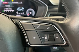 Valkoinen Audi A4 2023 kuva 18.