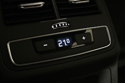 valkoinen Audi A4 2023 kuva 20.